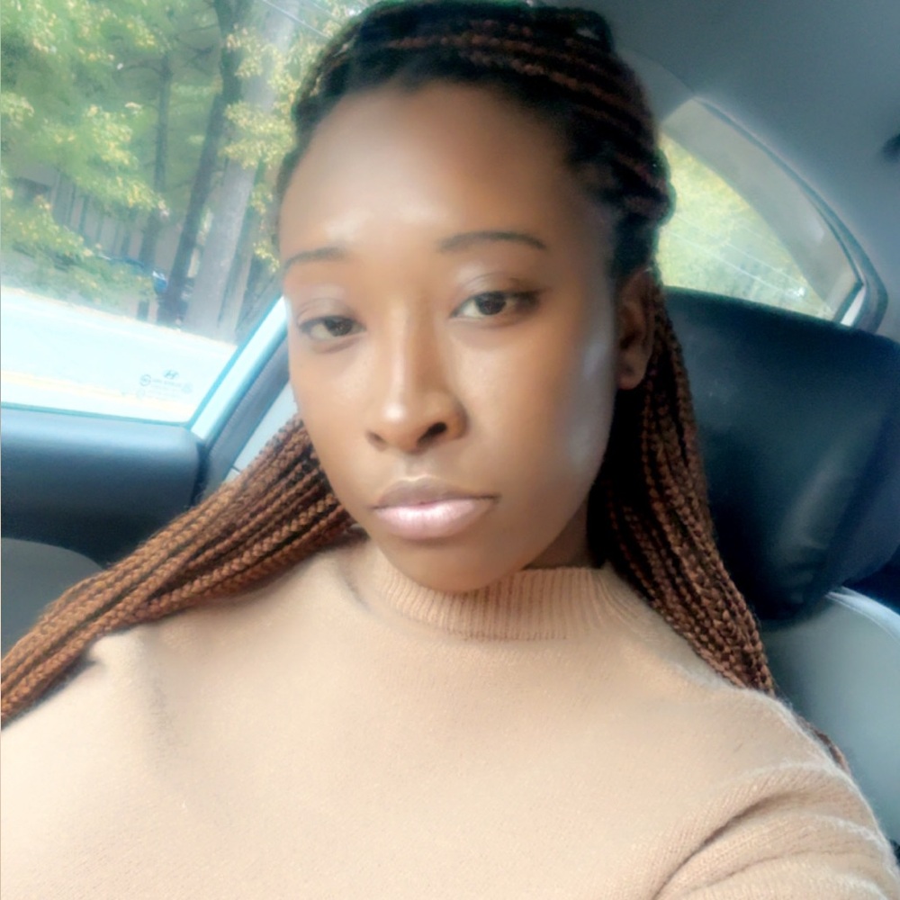 Meet your Posher, Deneshia